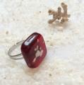 bague carree rouge et paillette d'argent