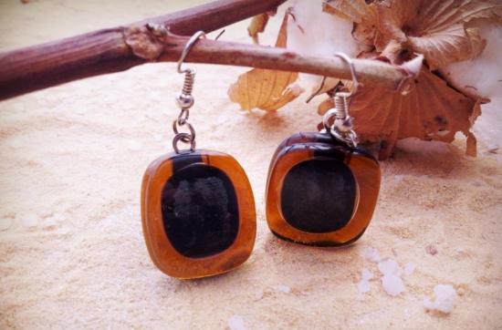 boucles d'oreilles crochets  ambre et noir irisé