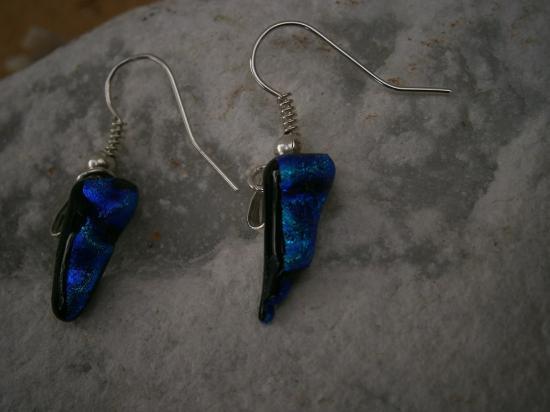 boucles d'oreilles crochets triangle , bleu dichroïque