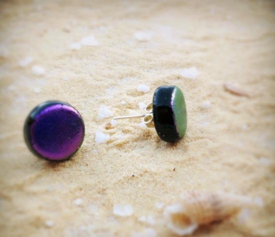 boucle d'oreilles puce ronde violet dichroïque