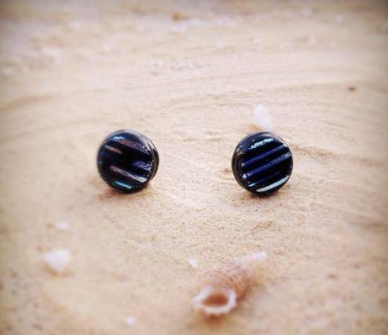 puces noires argentees dichroique